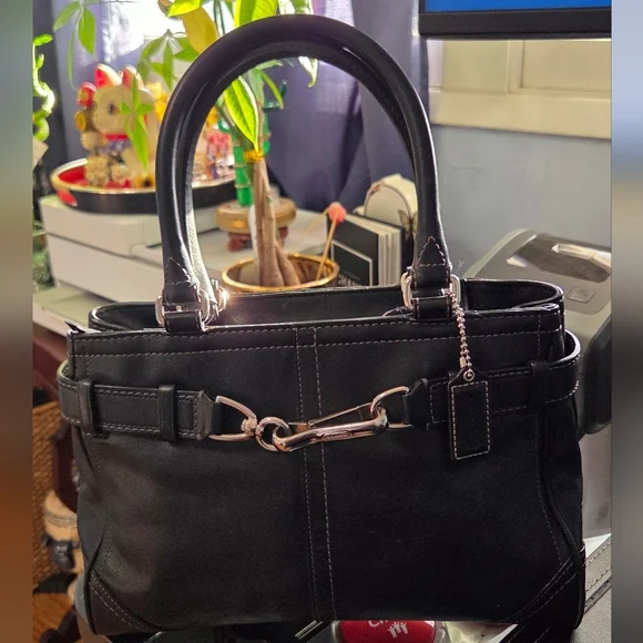 EUC COACH BLACK SMALL SATCHEL - Picture 9 of 9